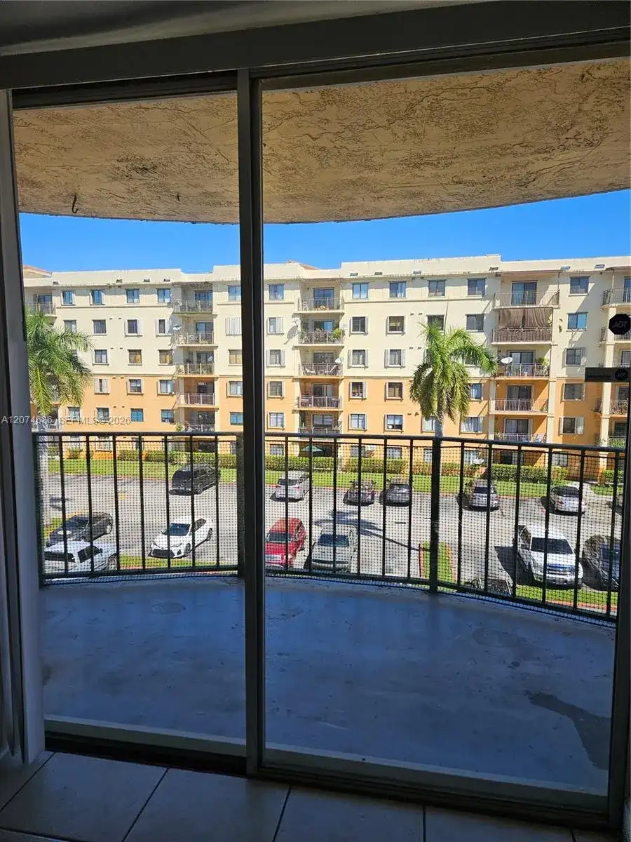 9320 Fontainebleau Blvd # 401, Miami FL 33172 photo 5