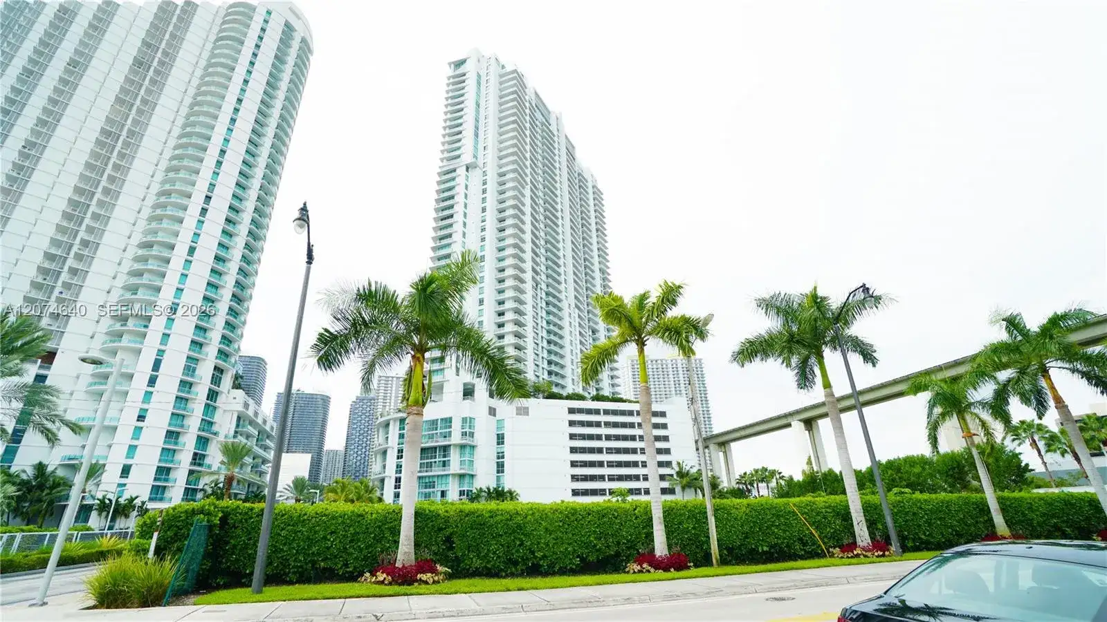 90 SW 3rd St # 4406, Miami FL 33130 photo 2