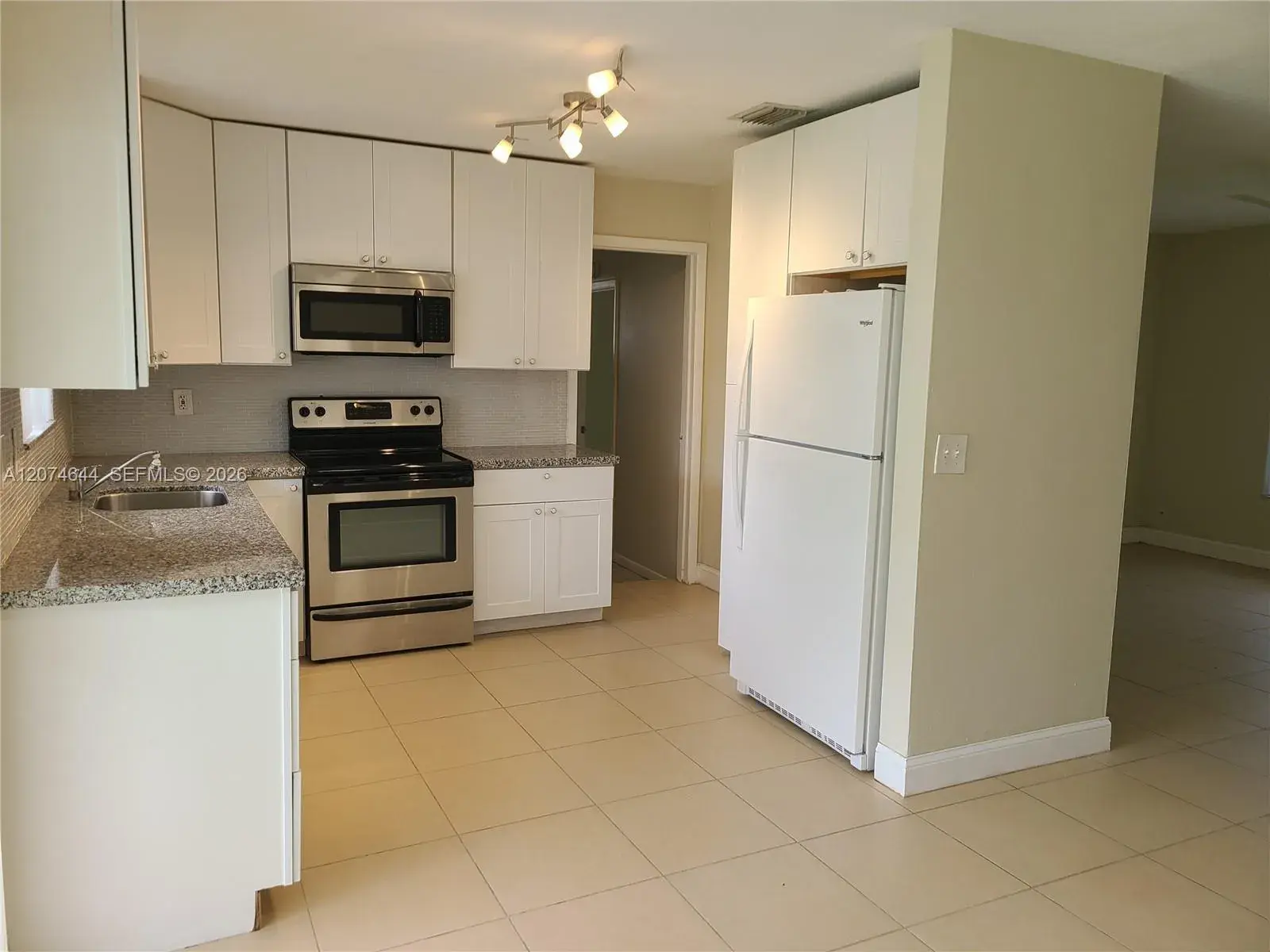 6580 Grant St, Hollywood FL 33024