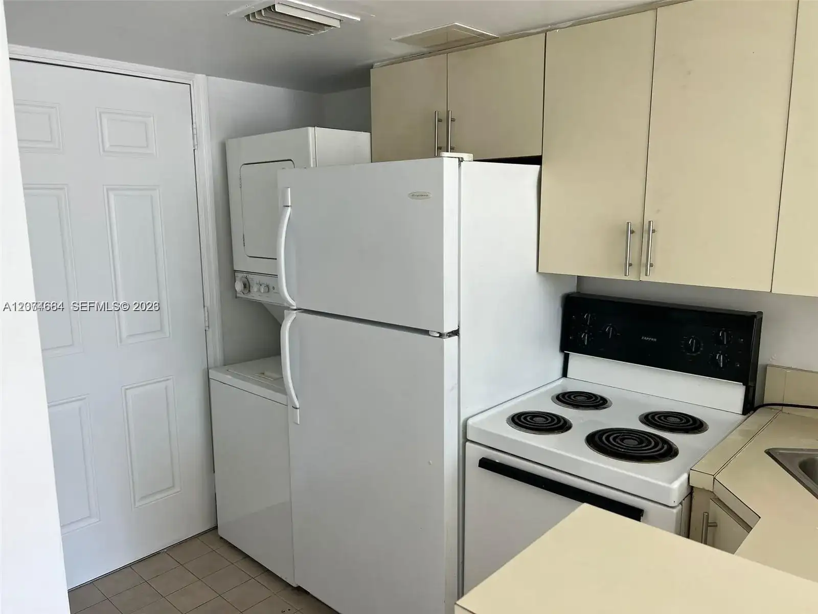 450 SW 3rd St # 15, Miami FL 33130 photo 2