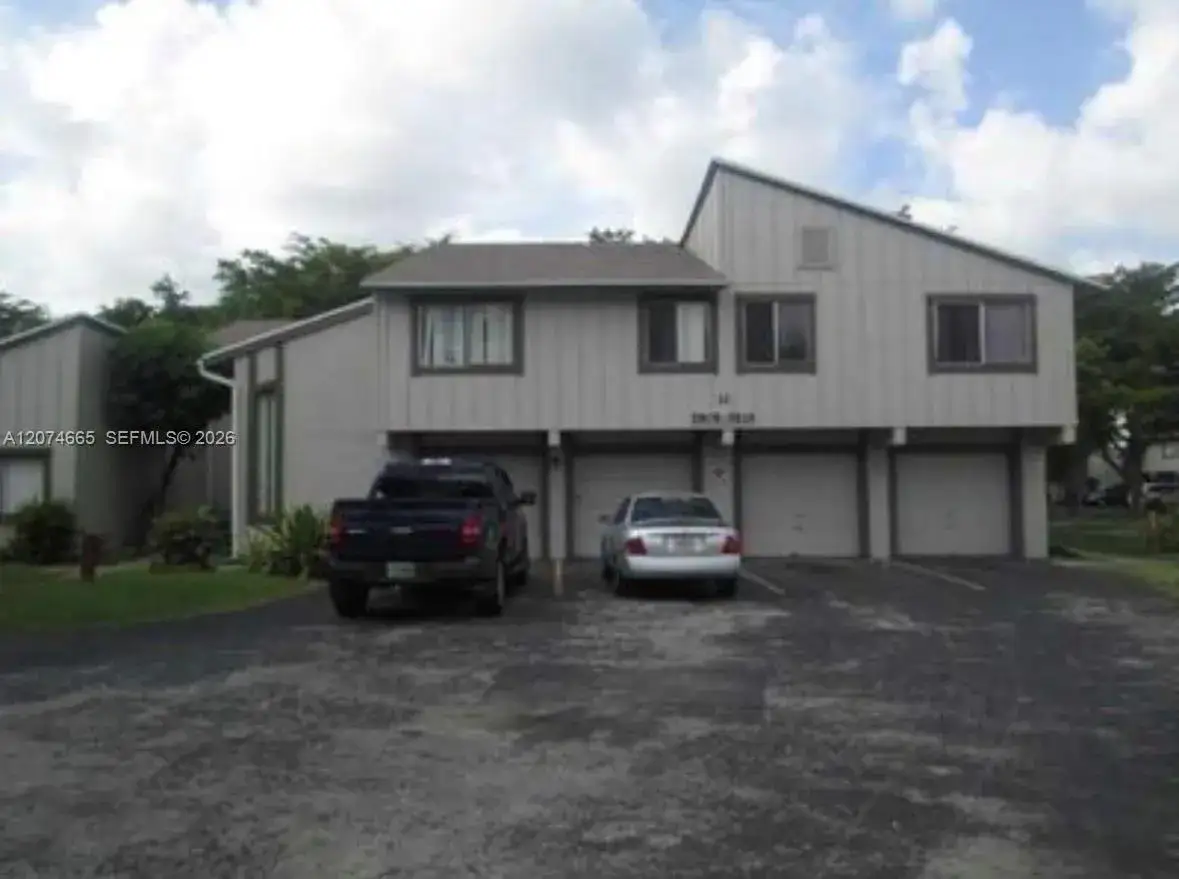 5810 NW 22nd St # B, Lauderhill FL 33313