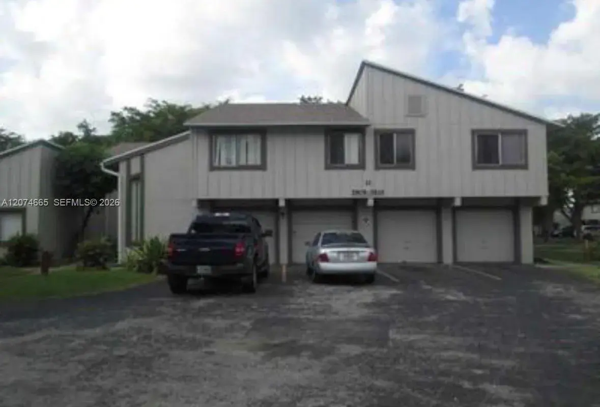 5810 NW 22nd St # B, Lauderhill FL 33313