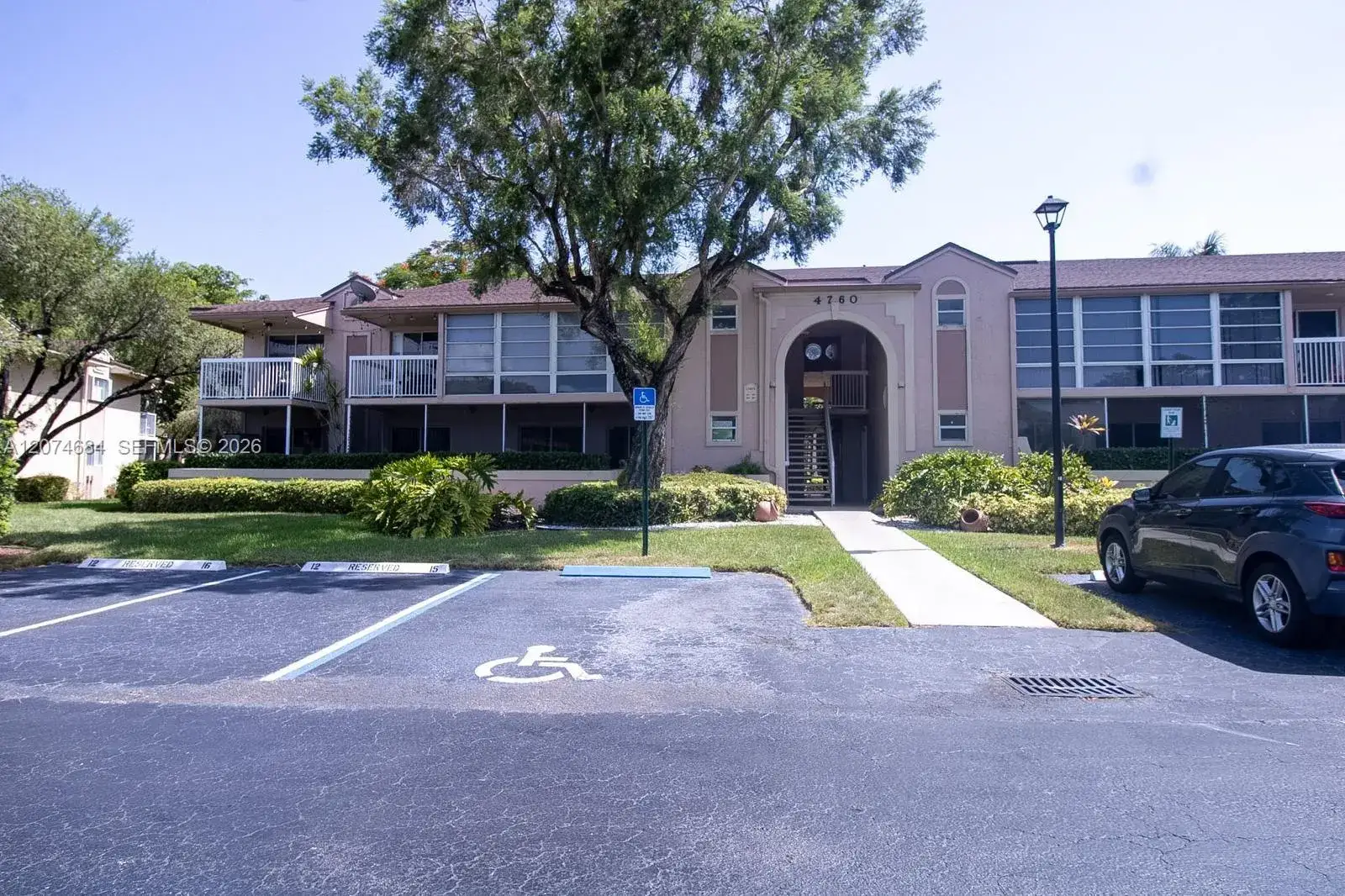 4760 NW 102nd Ave # 12, Doral FL 33178