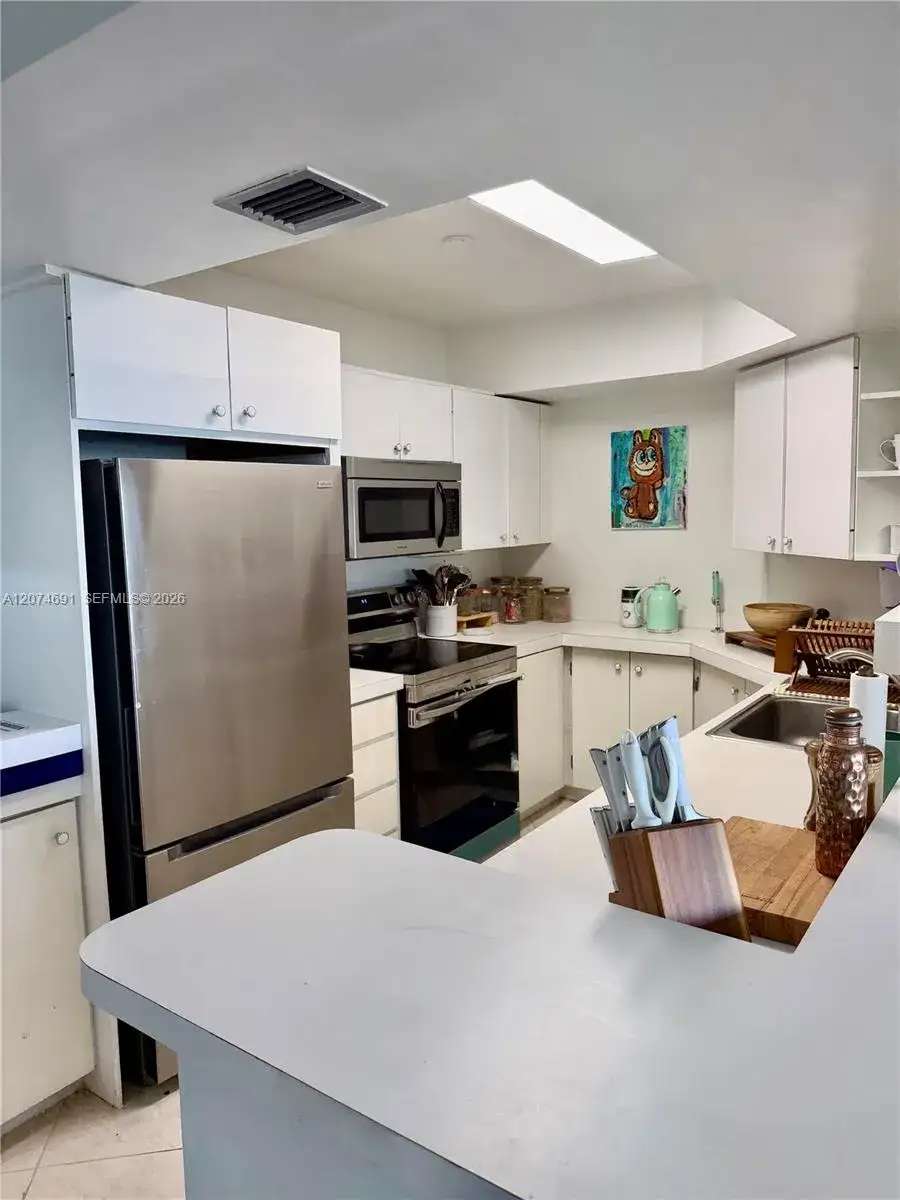 3111 N Ocean Dr # 1611, Hollywood FL 33019 photo 4