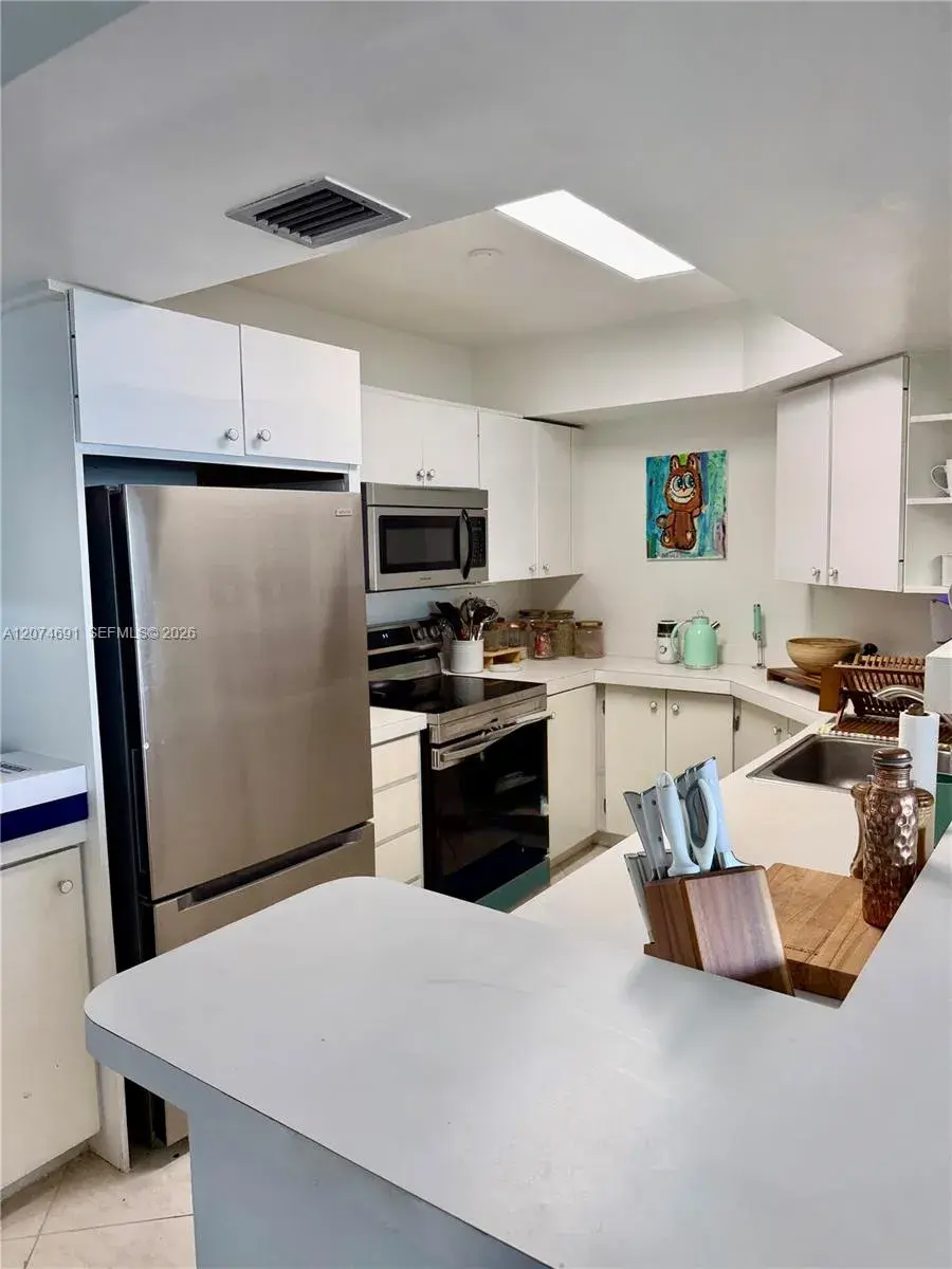 3111 N Ocean Dr # 1611, Hollywood FL 33019
