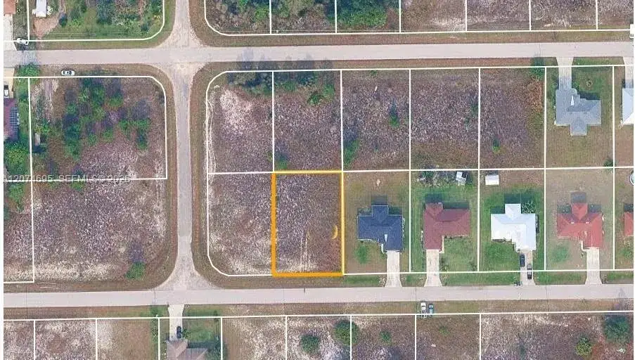 1235 DECATURE ST E, Lehigh Acres FL 33974