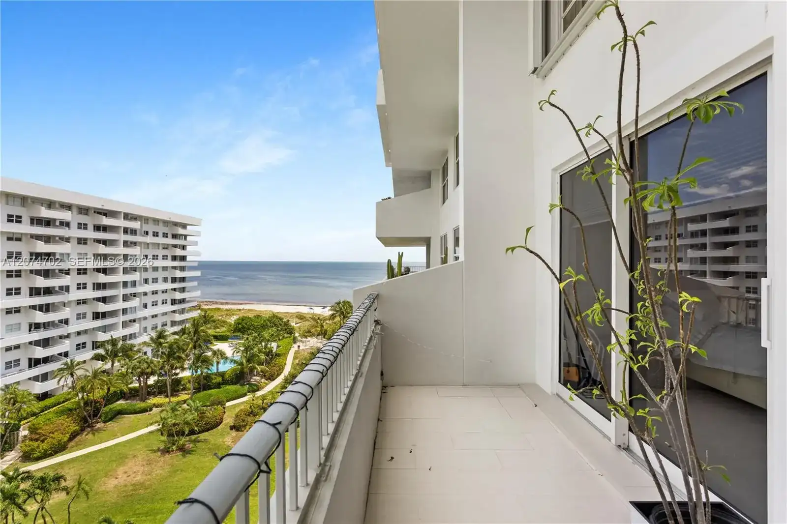 199 Ocean Lane Dr # 902, Key Biscayne FL 33149