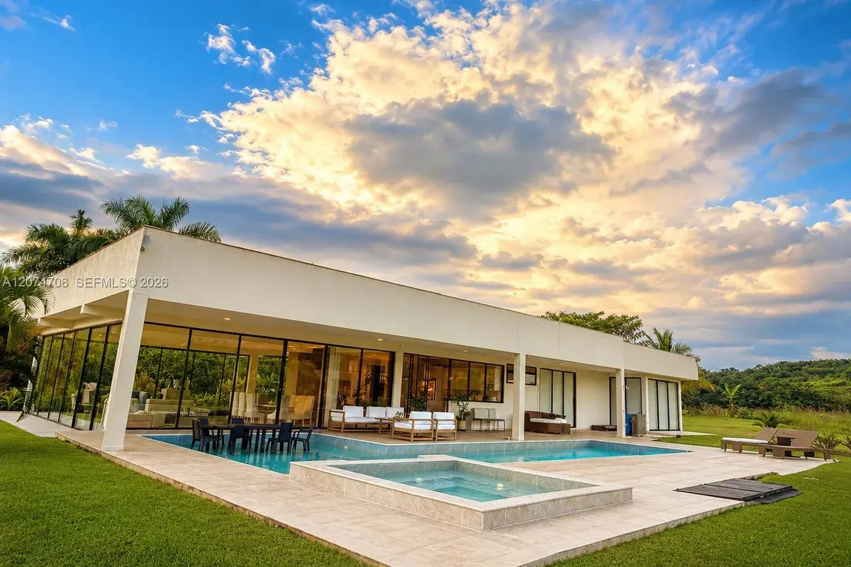 Cerritos Pereira, FL