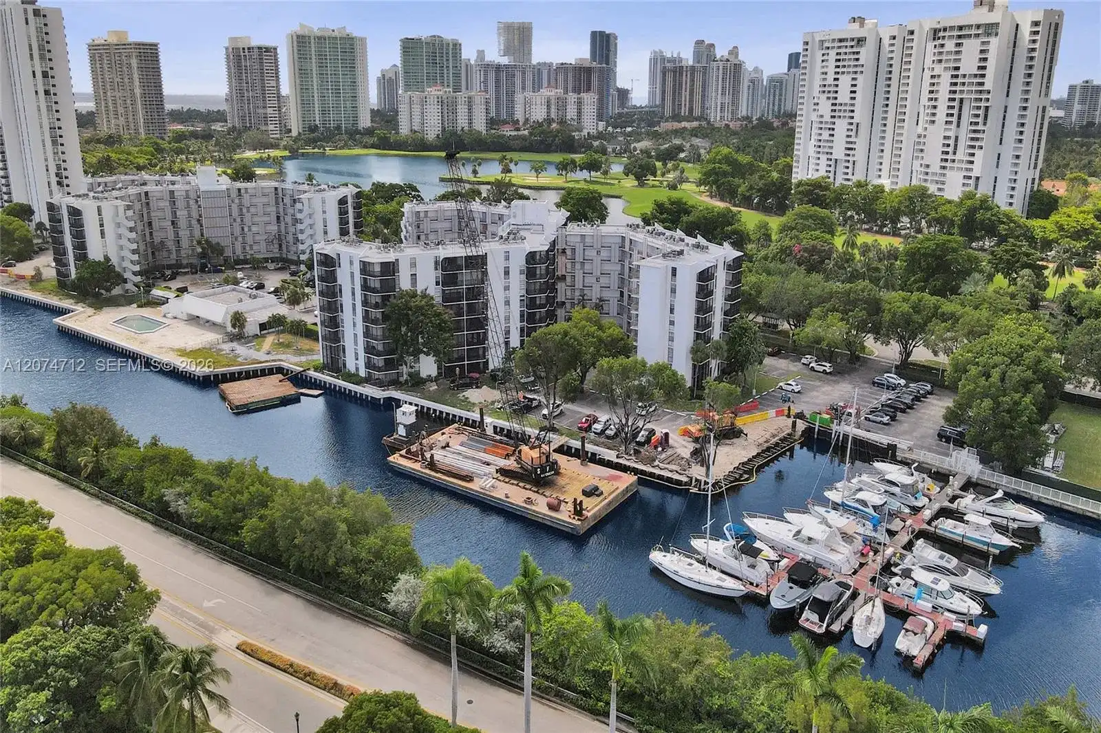 3401 N Country Club Dr, Aventura FL 33180