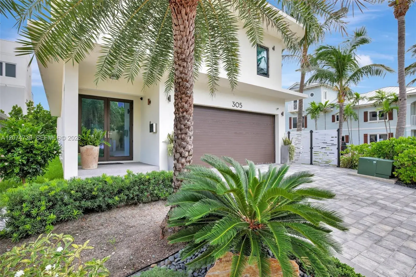305 Oak St, Hollywood FL 33019