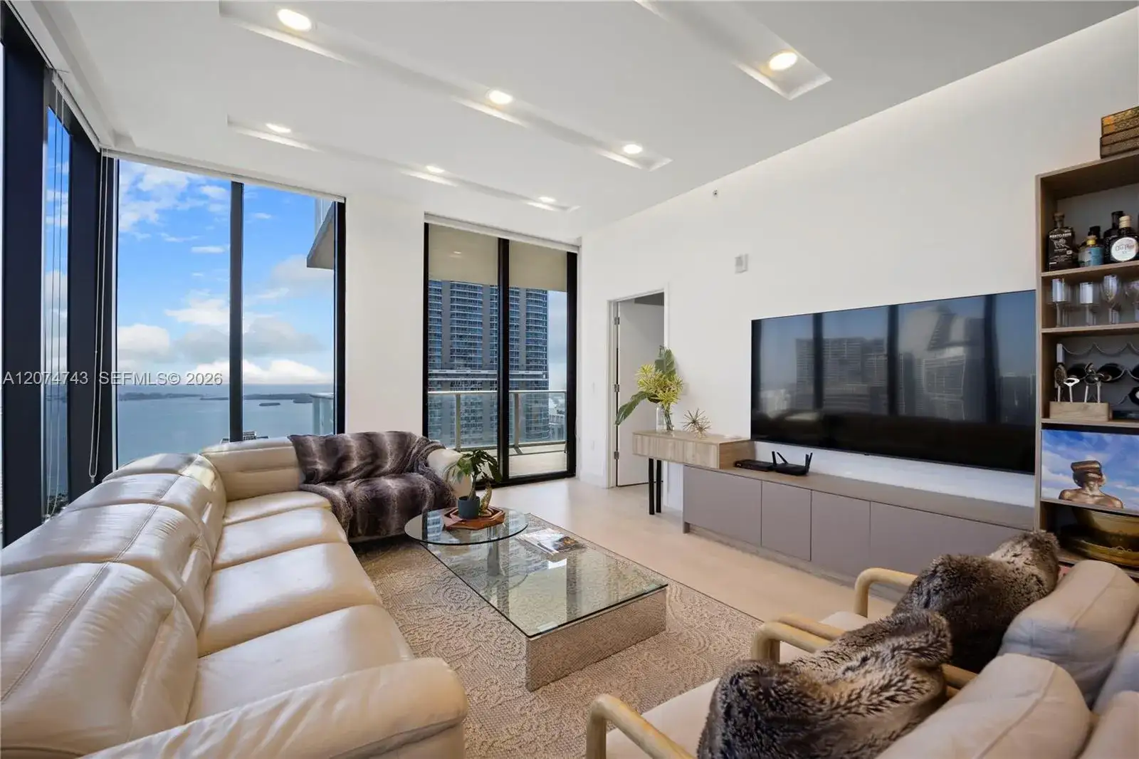 1010 Brickell Ave # 4701, Miami FL 33131 photo 4