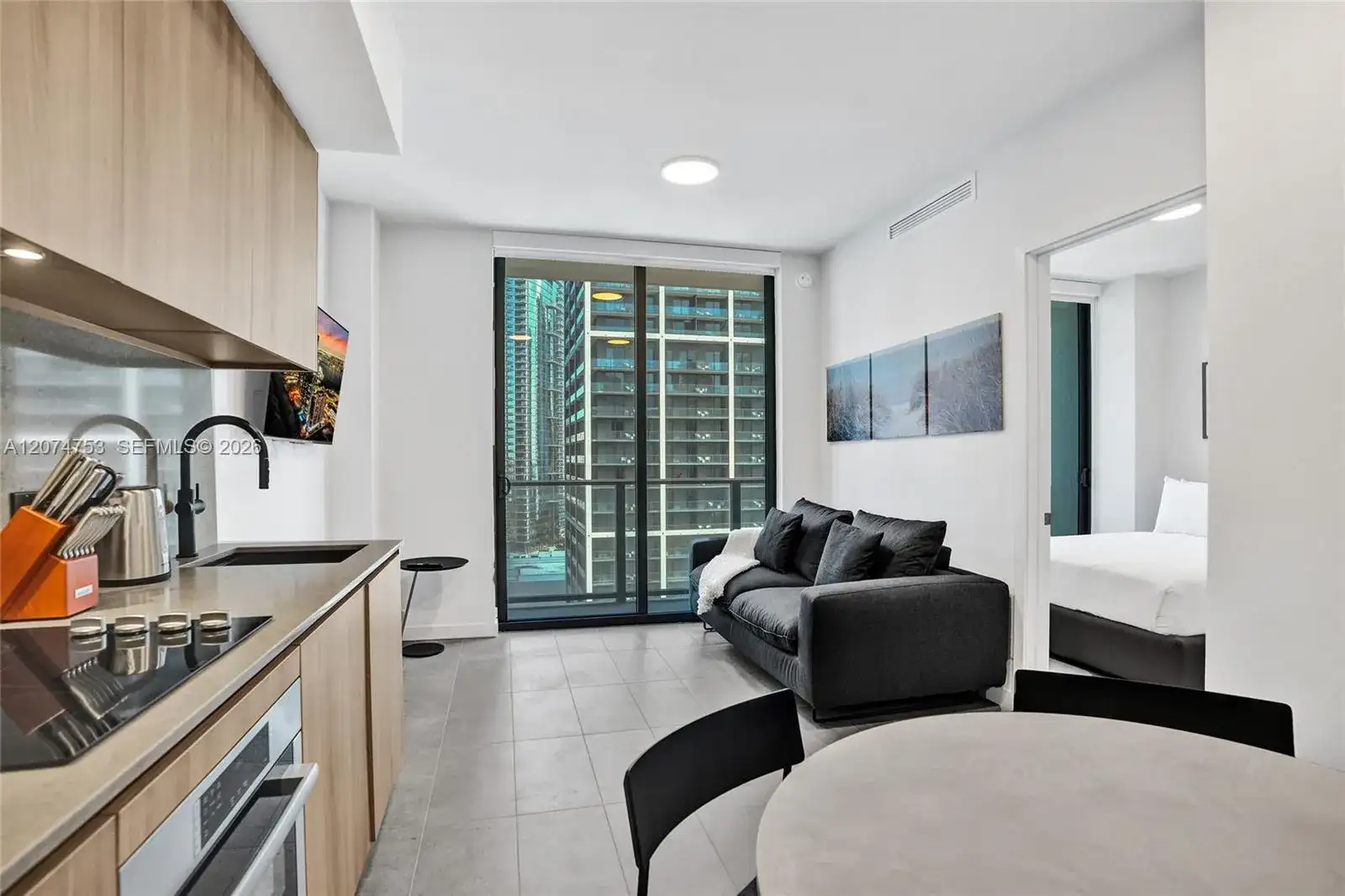 121 NE 5th St # 2411, Miami FL 33132 photo 4