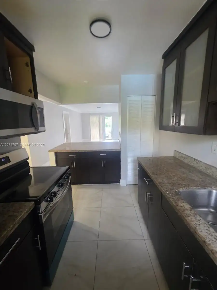 4121 Stirling Rd # 207, Dania Beach FL 33314 photo 2