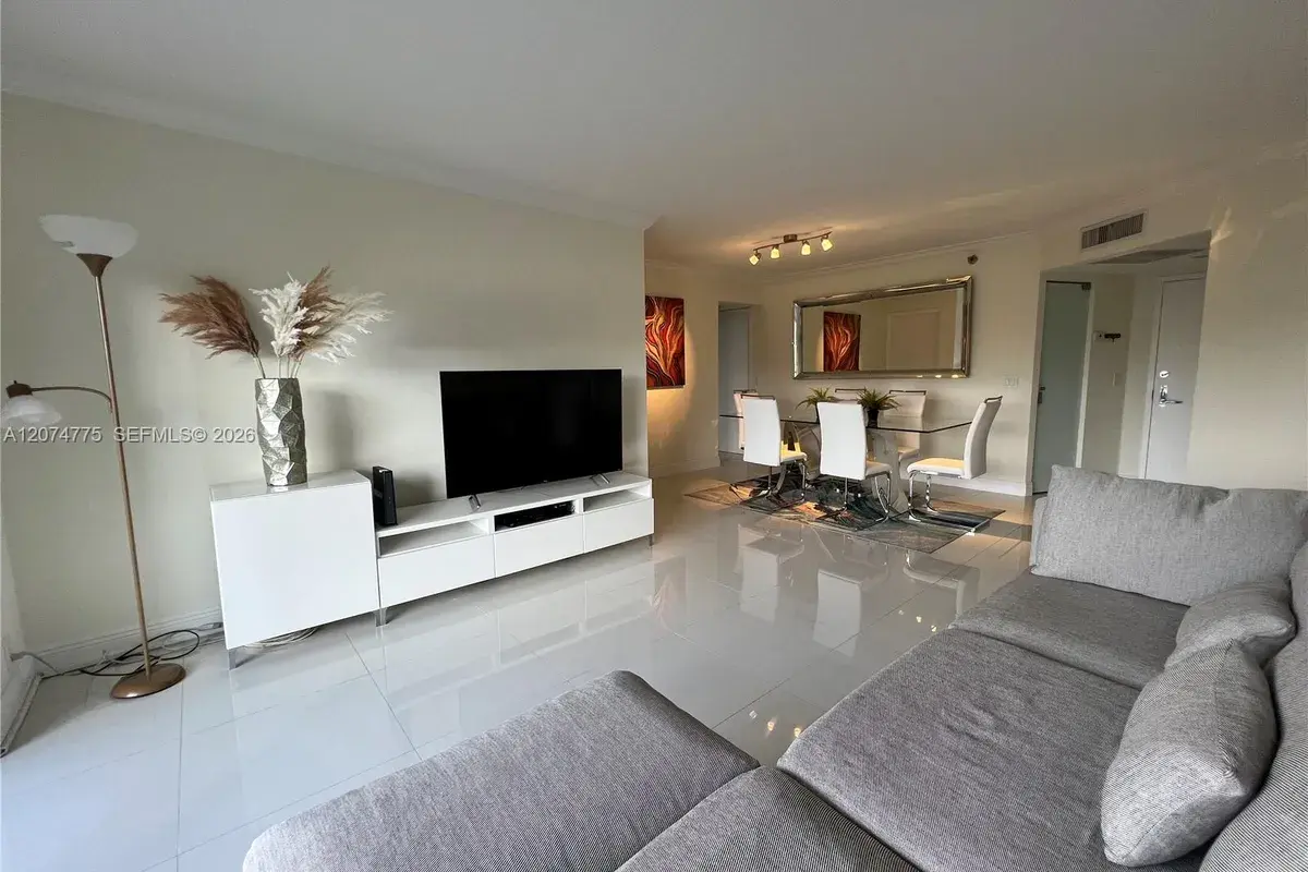 3300 NE 191st St # 406, Aventura FL 33180