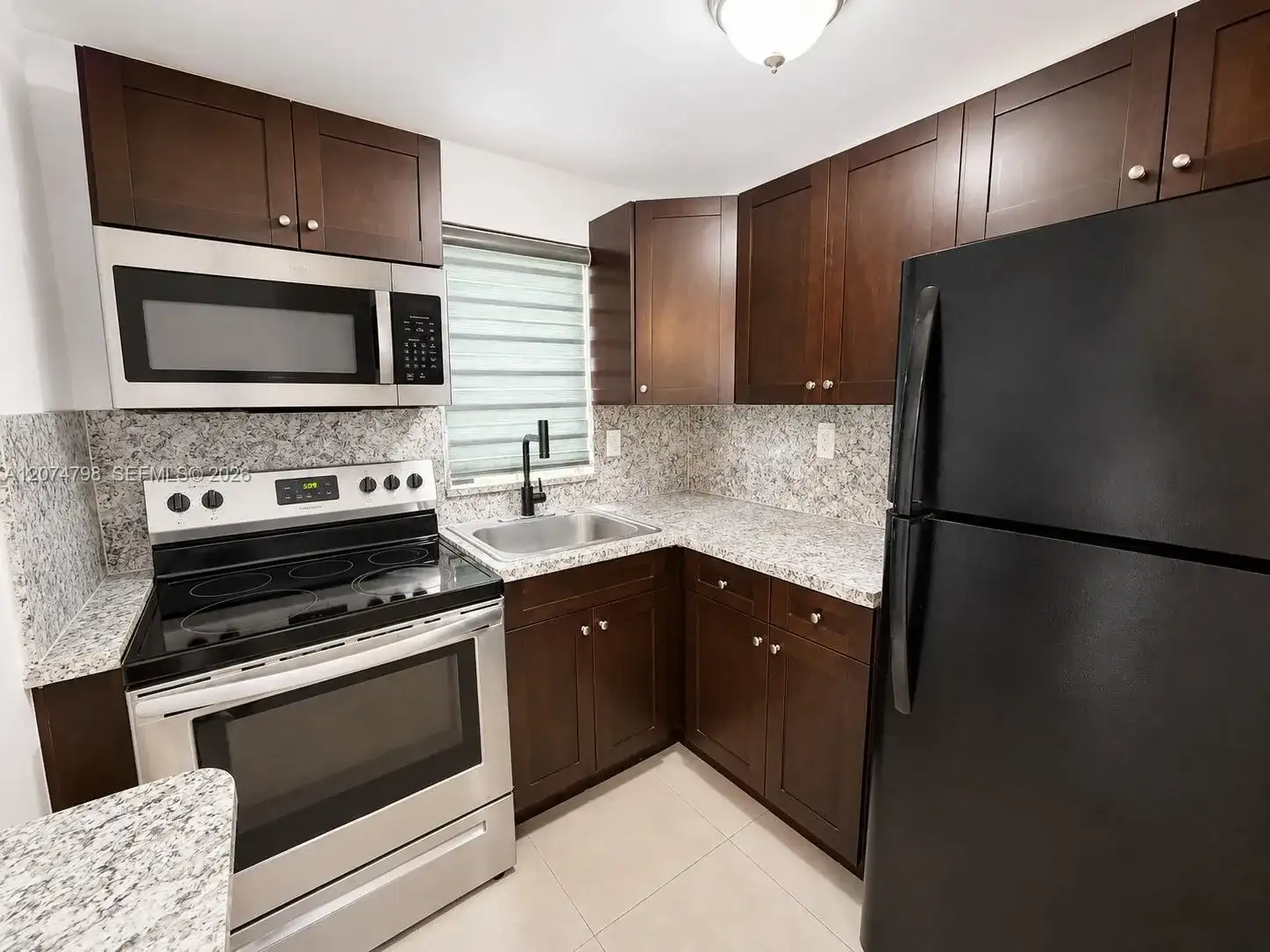 802 NW 3rd Ter, Hallandale Beach FL 33009 photo 3