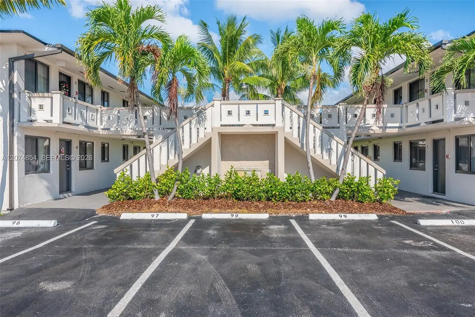 1345 W 28th St # 17, Hialeah FL 33010 photo 2