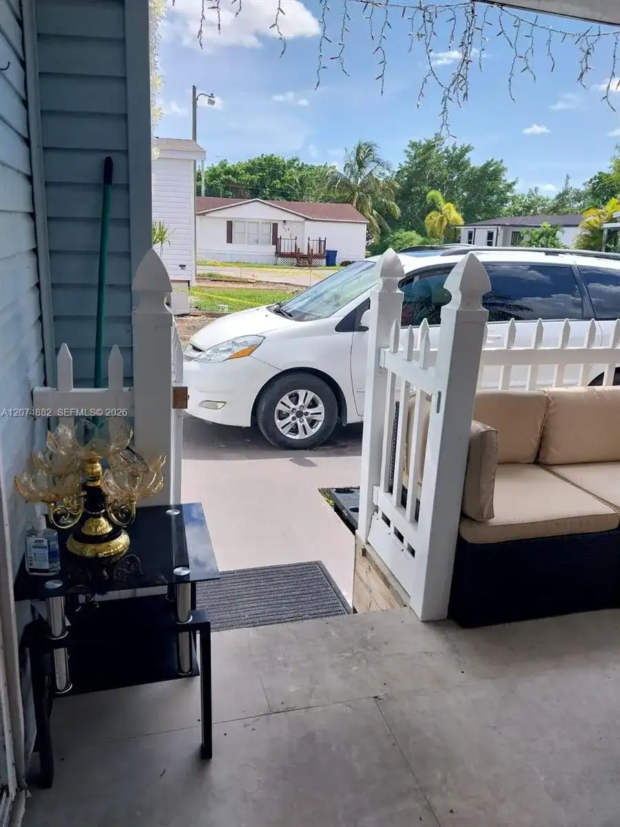 19800 SW 180th Ave lot#392, Miami FL 33187 photo 4