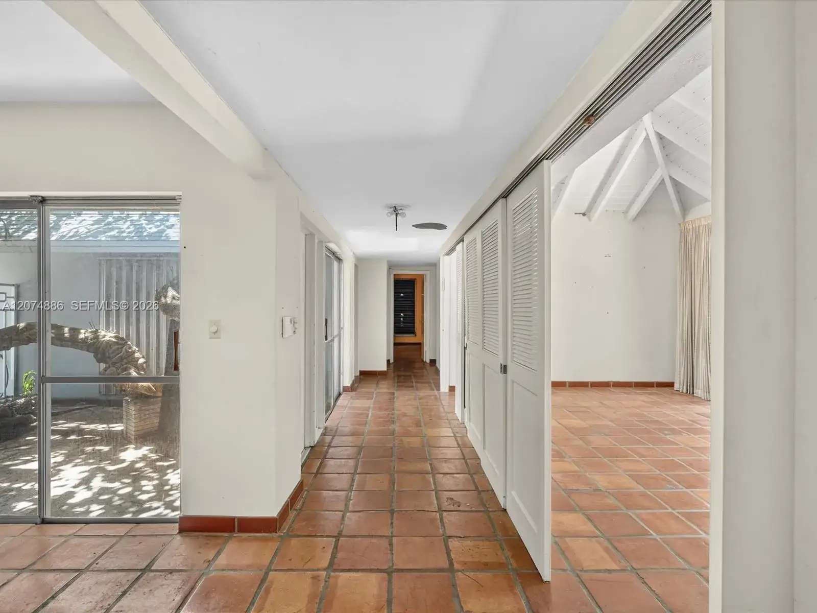 5710 SW 89th Ave, Miami FL 33173 photo 3