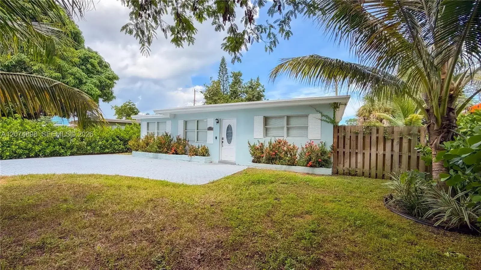 515 S 61st Ter, Hollywood FL 33023 photo 2