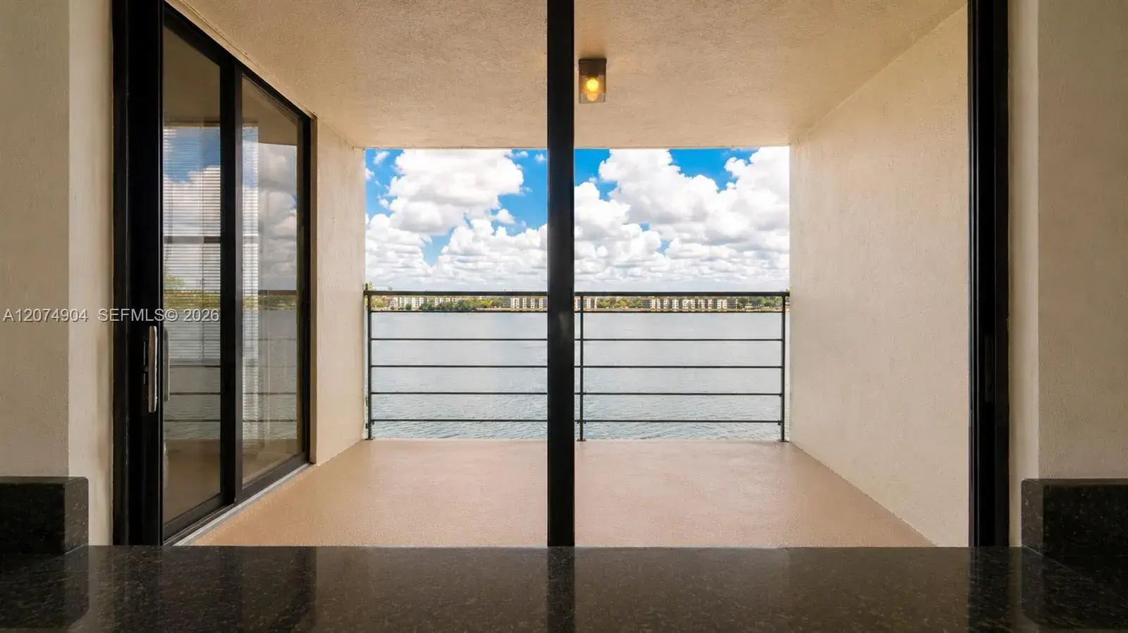 114 Lake Emerald Dr # 409, Oakland Park FL 33309