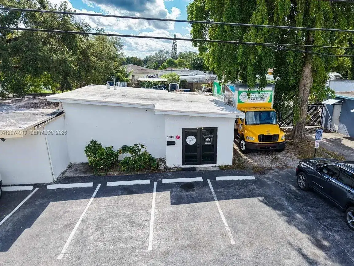 5738 W Hallandale Beach Blvd, West Park FL 33023 photo 3