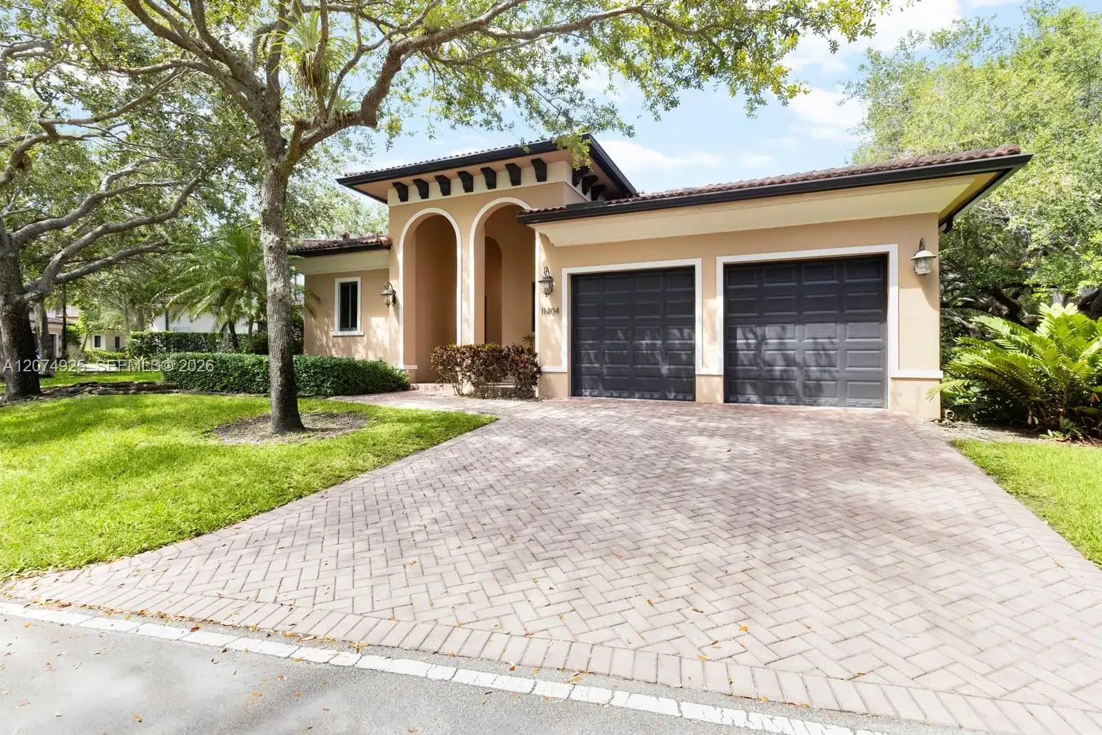 11404 Four Fillies Rd, Pinecrest FL 33156 photo 3