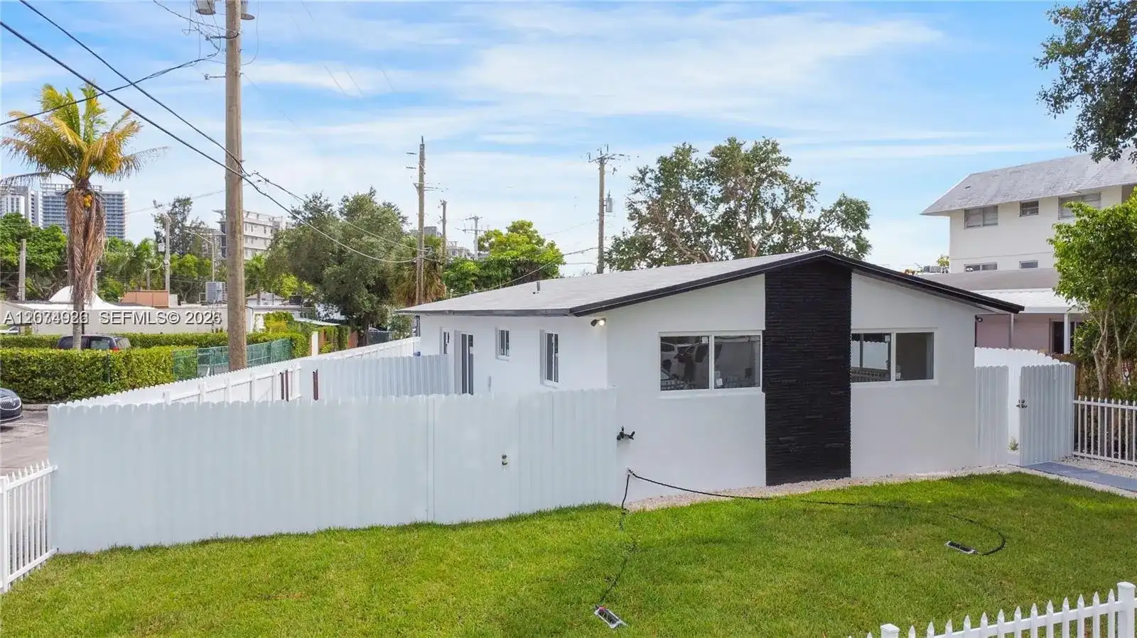 2388-2390 NE 173rd St, North Miami Beach FL 33160