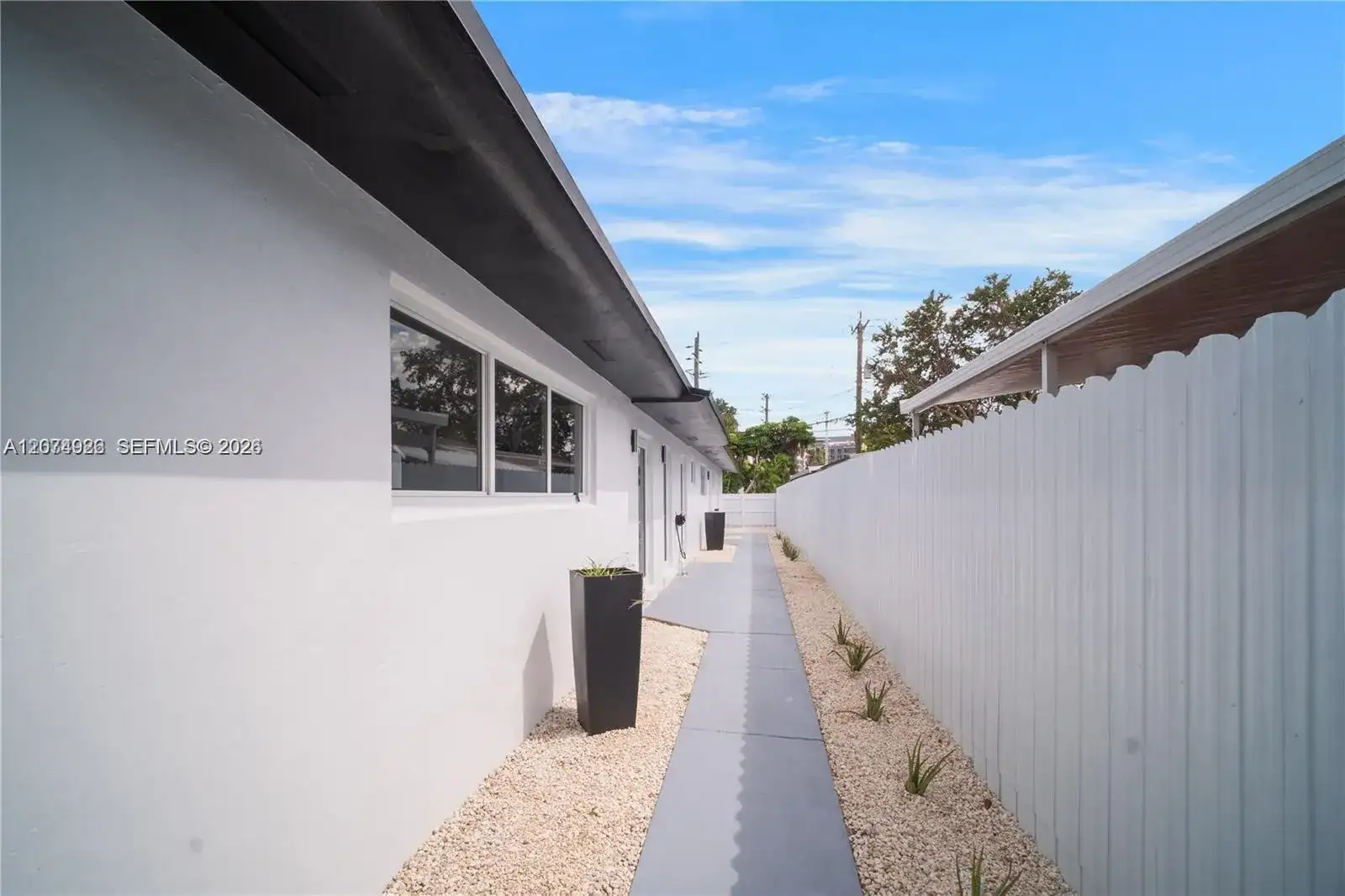 2388-2390 NE 173rd St, North Miami Beach FL 33160 photo 3