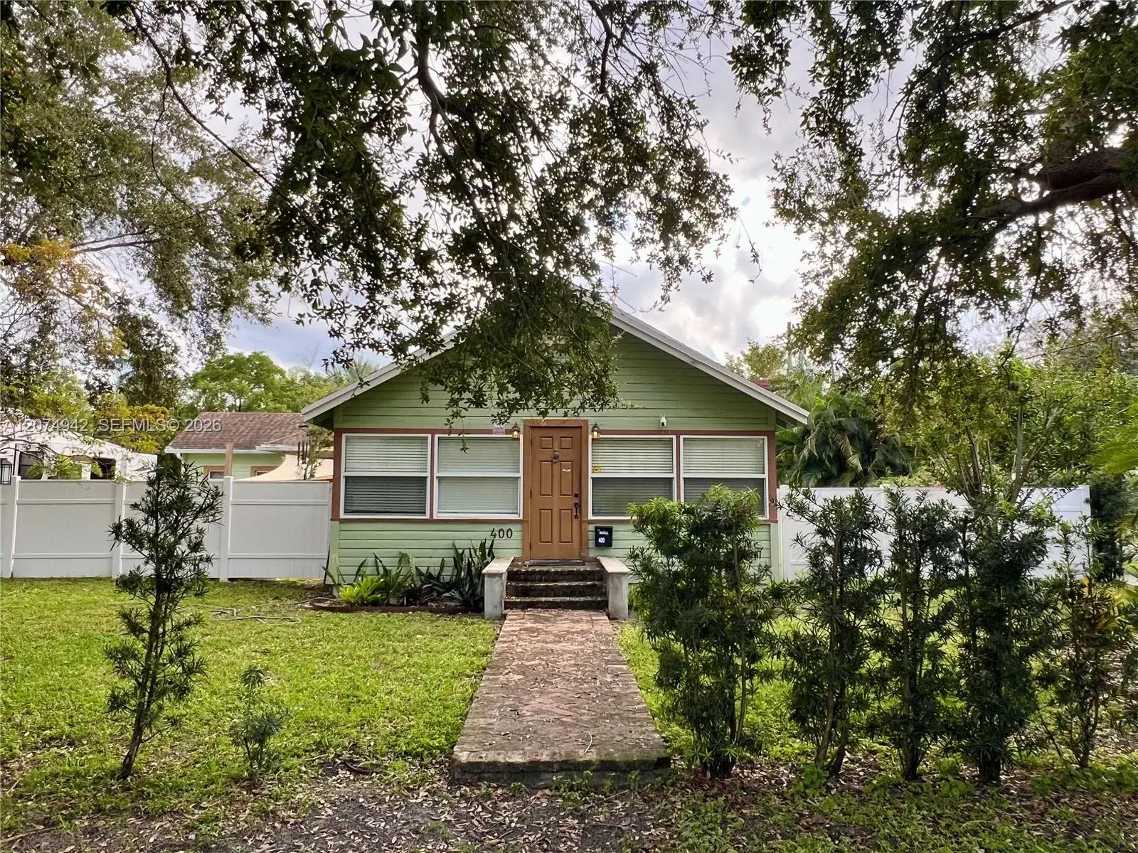 400 NE 3rd St, Pompano Beach FL 33060