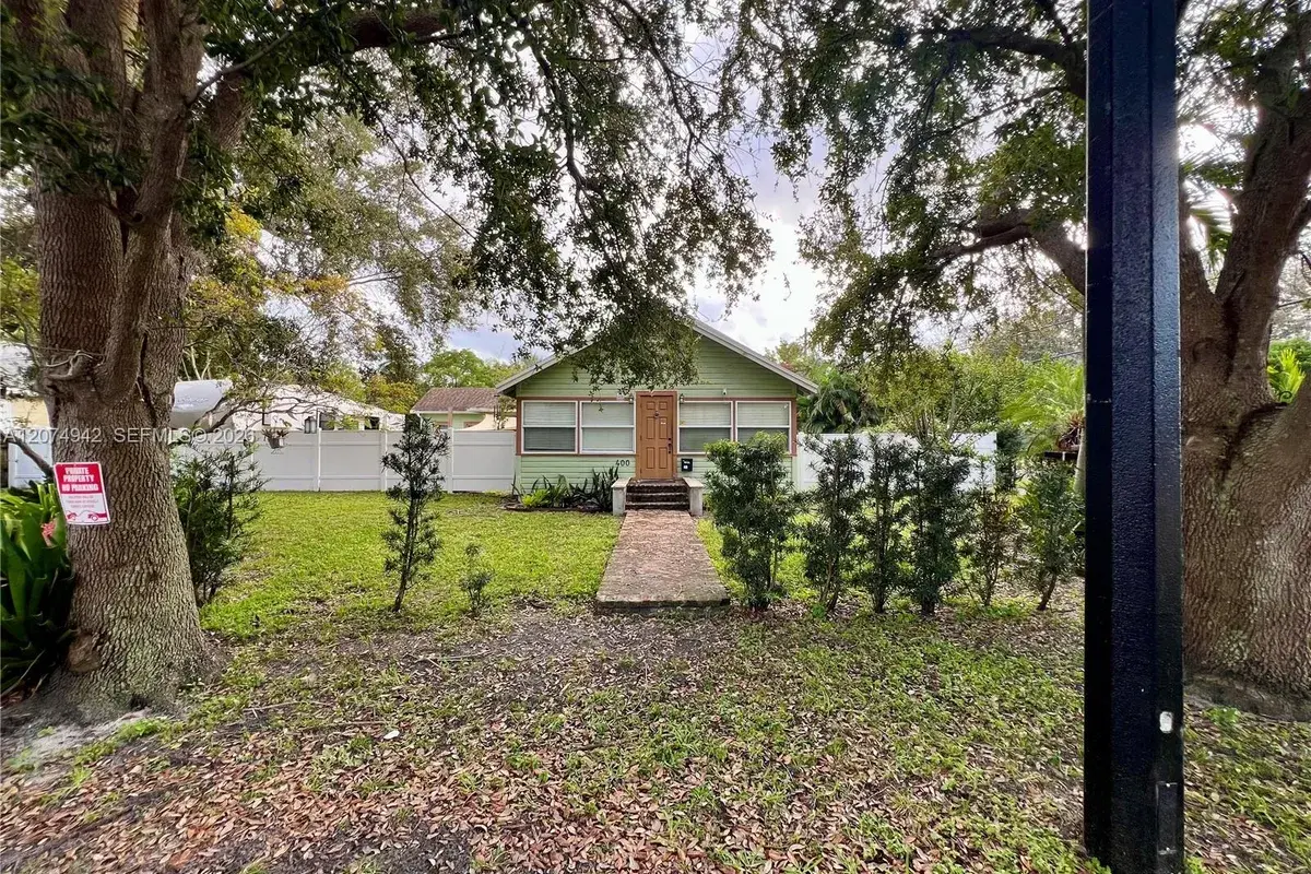 400 NE 3rd St, Pompano Beach FL 33060