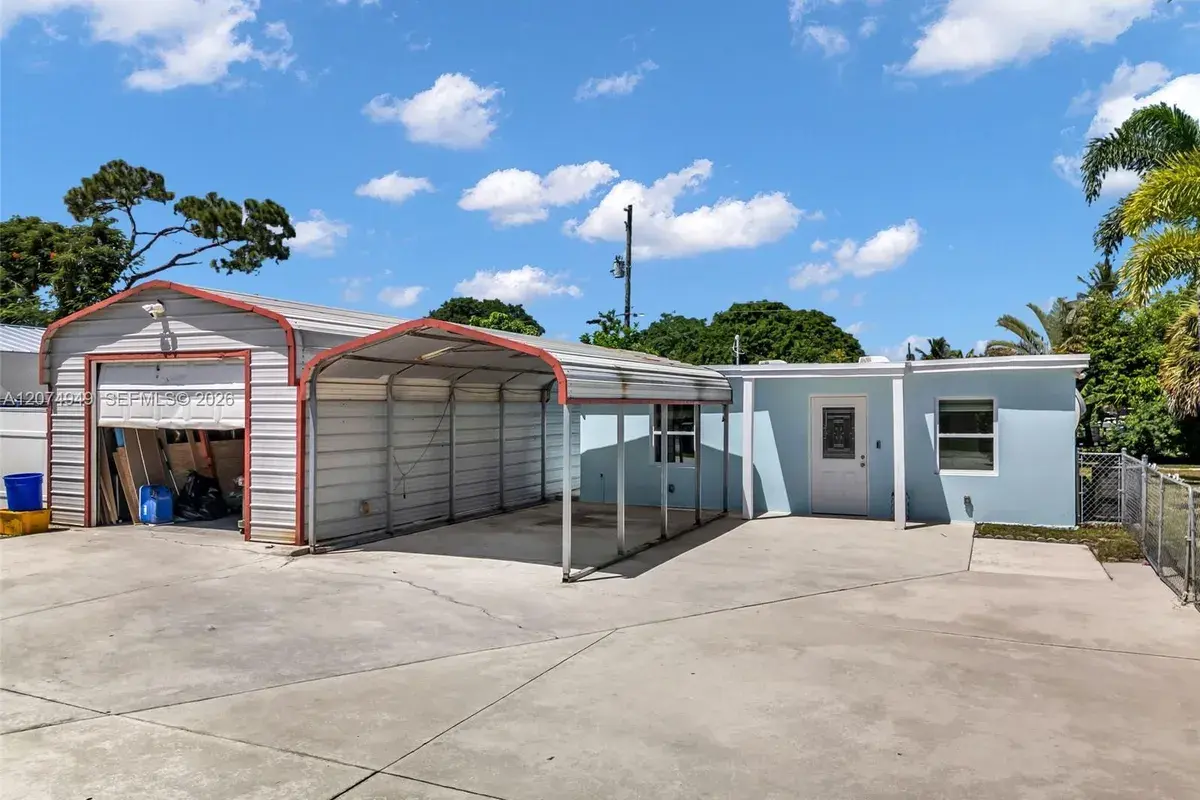 1593 Barbarie Ln, West Palm Beach FL 33417
