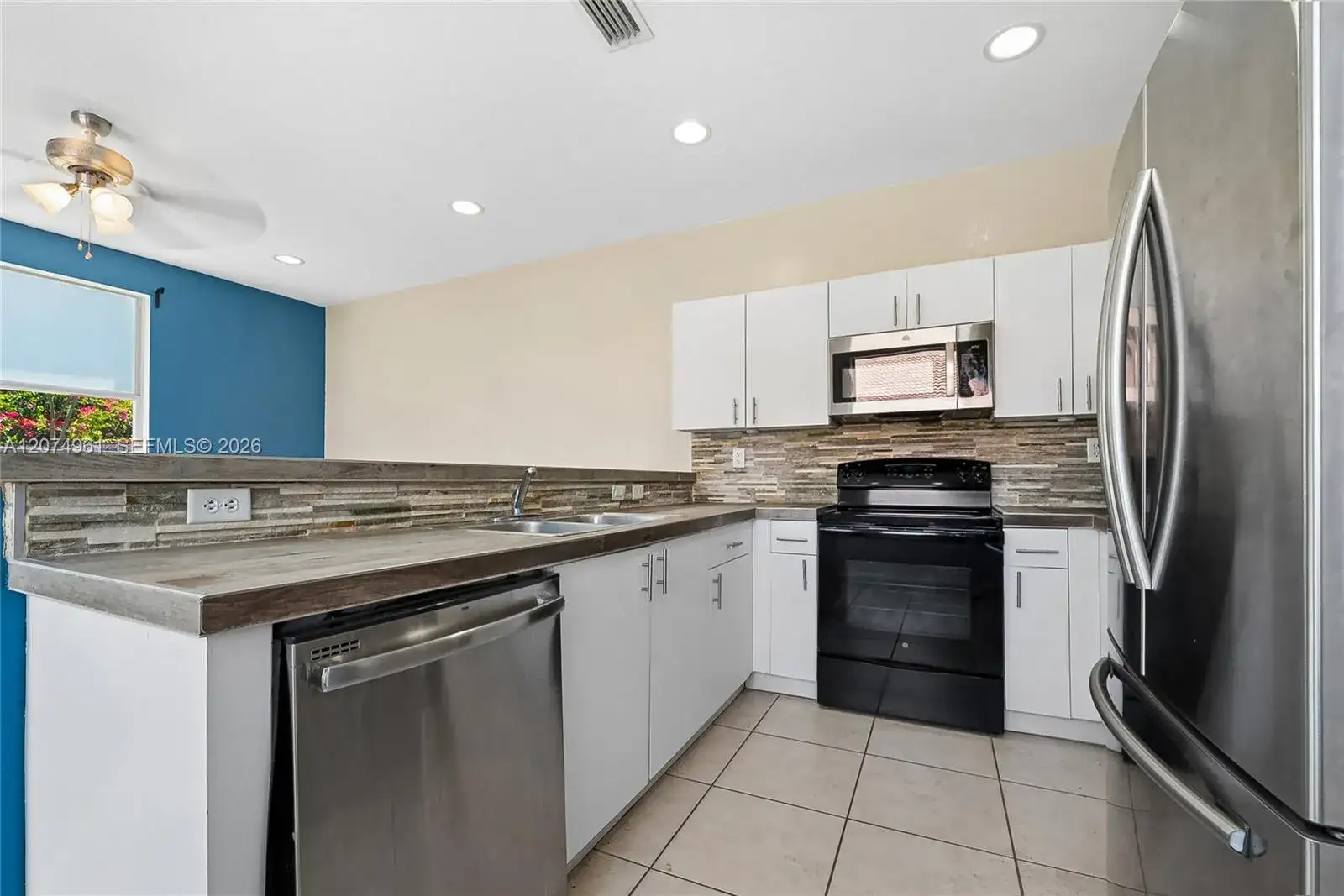 1567 SE 20th Ave, Homestead FL 33035 photo 3