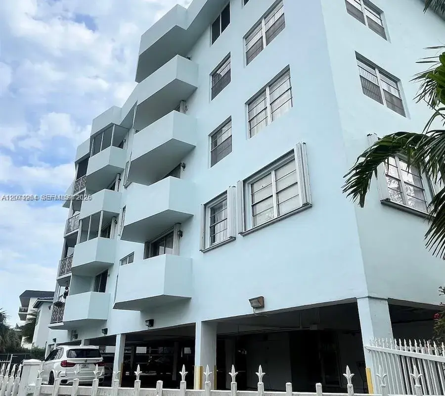 1990 Marseille Dr # 206, Miami Beach FL 33141