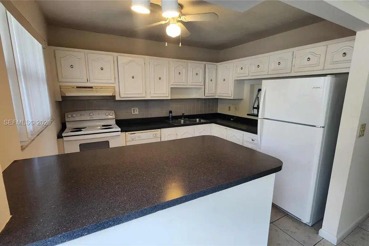 6550 Royal Palm Blvd # 112A, Margate FL 33063