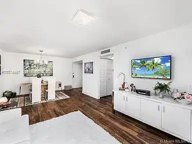 2625 Collins Ave # 212, Miami Beach FL 33140