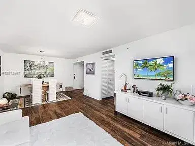 2625 Collins Ave # 212, Miami Beach FL 33140