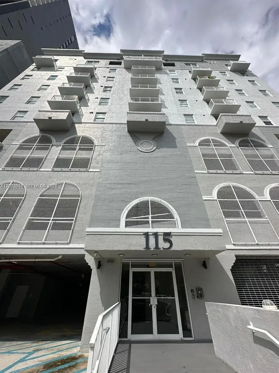 115 SW 11th St # 909, Miami FL 33130