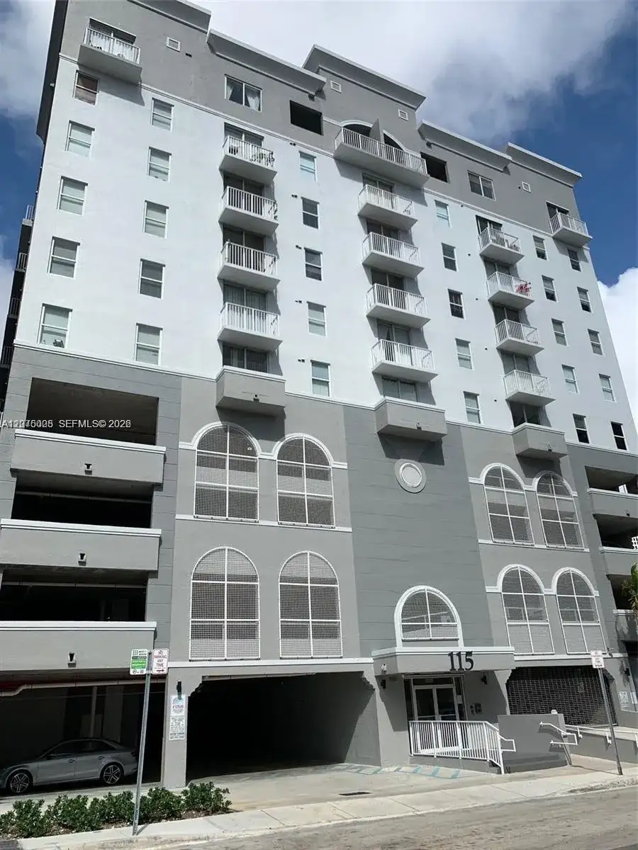 115 SW 11th St # 909, Miami FL 33130 photo 2
