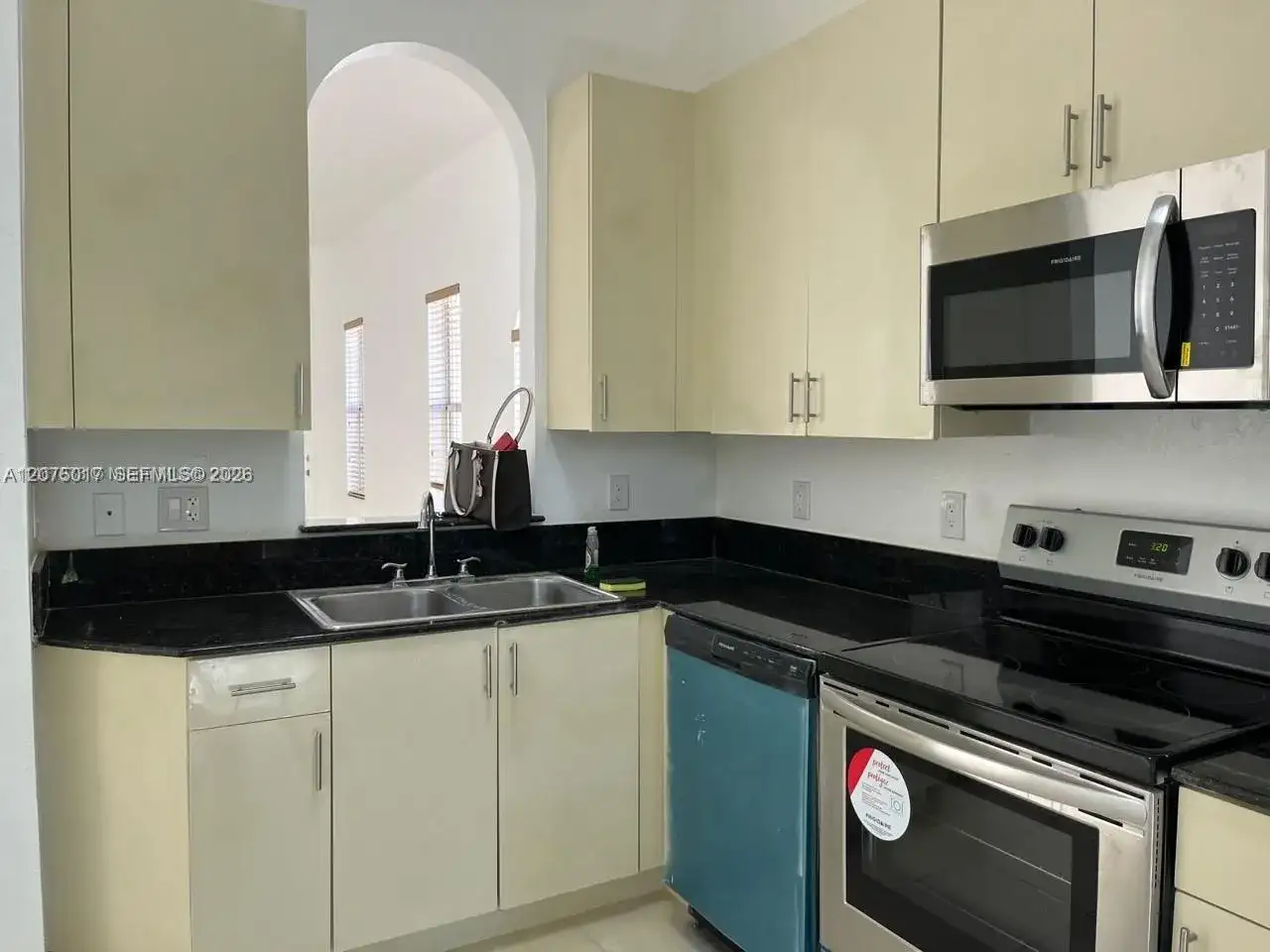 2315 NE 37th Rd, Homestead FL 33033 photo 4