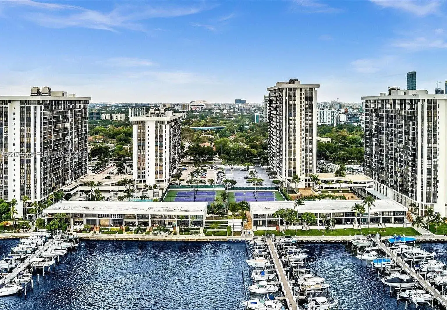 1915 Brickell Ave, Miami FL 33129 photo 2