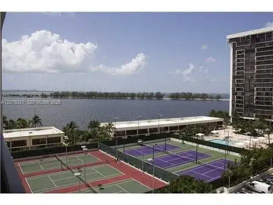 1915 Brickell Ave, Miami FL 33129 photo 3