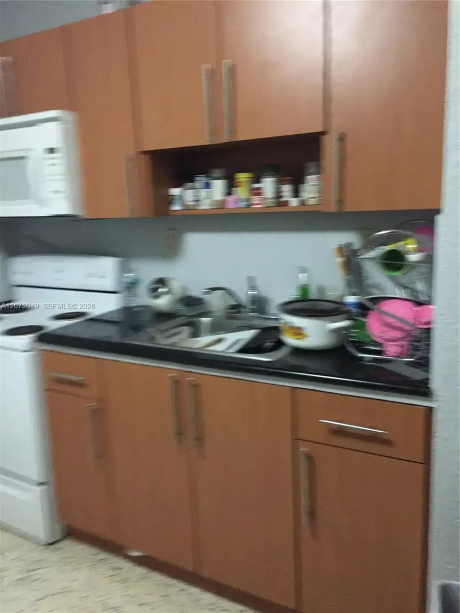 1800 NW 19 ST # 11, Miami FL 33125 photo 2