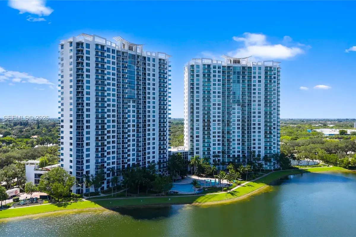 2641 N Flamingo Rd # 905N, Sunrise FL 33323