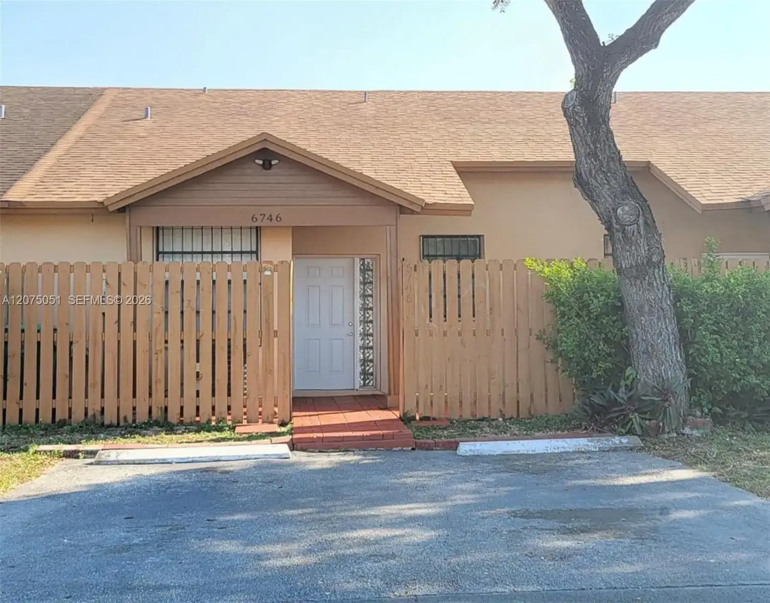 6746 NW 188th Ter, Hialeah FL 33015