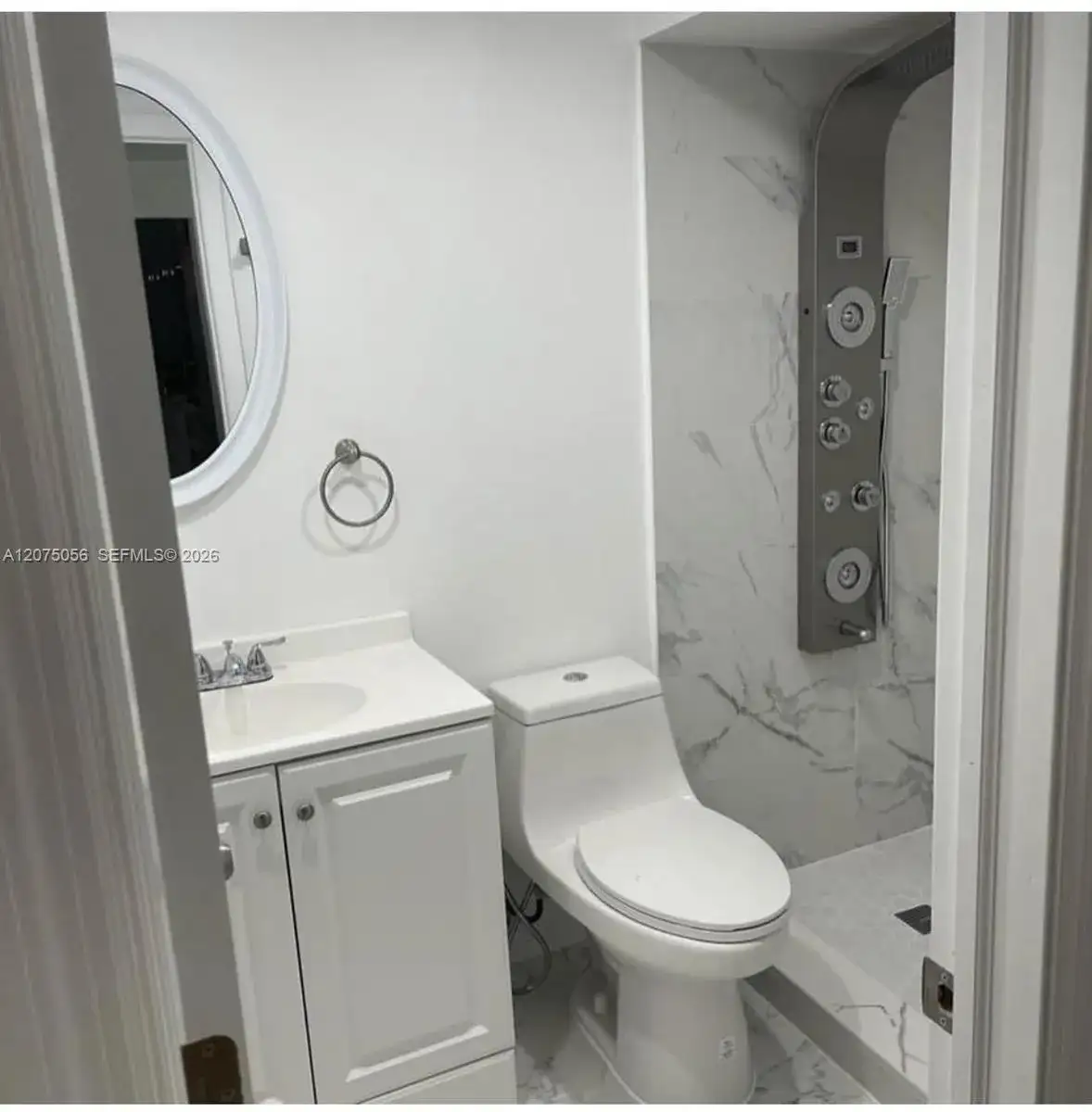861 NE 1st Pl, Hialeah FL 33010 photo 2
