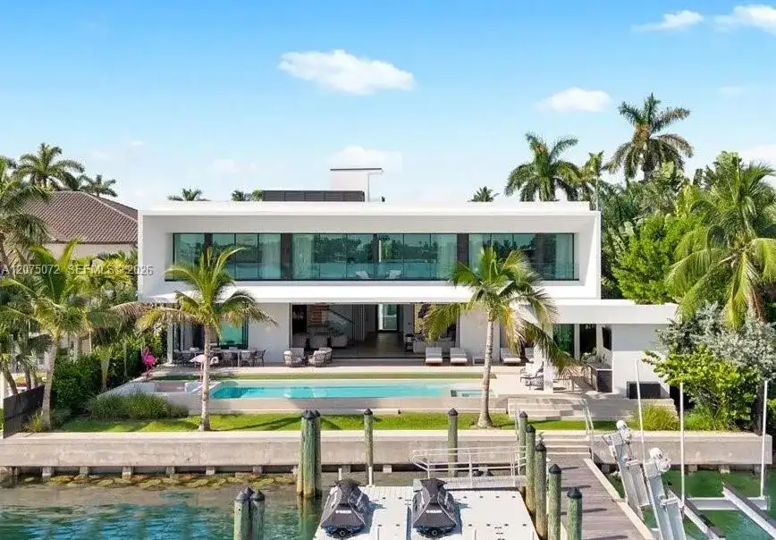 375 N Hibiscus Dr, Miami Beach FL 33139