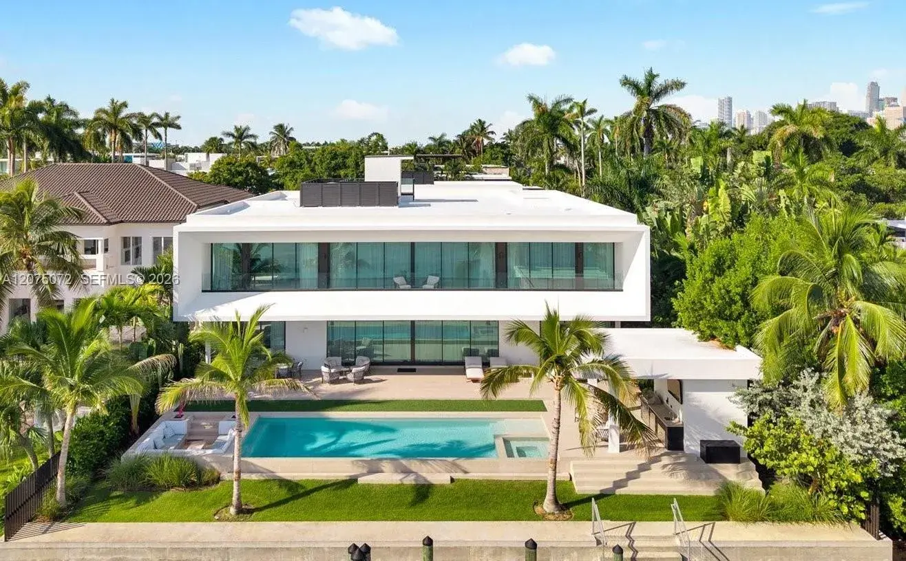 375 N Hibiscus Dr, Miami Beach FL 33139