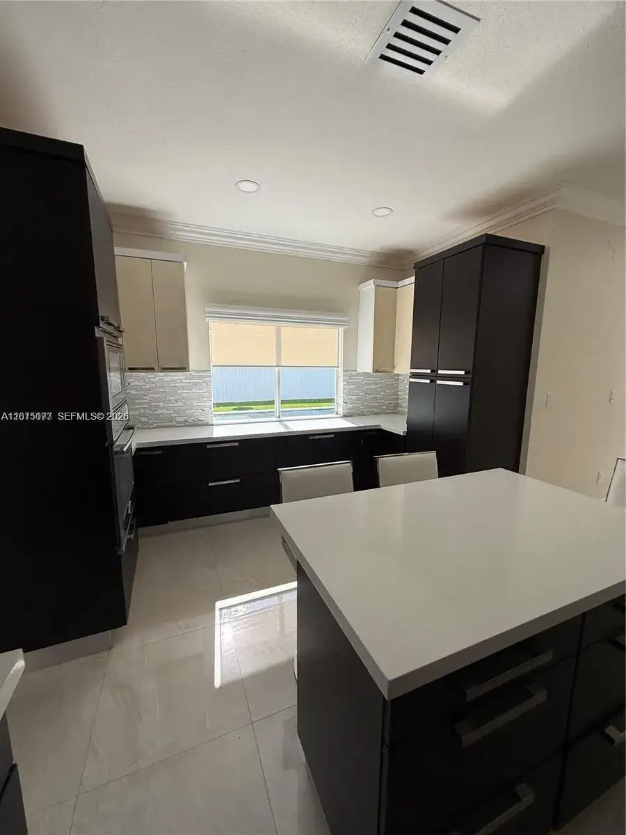 15624 SW 20th St, Miami FL 33185 photo 5