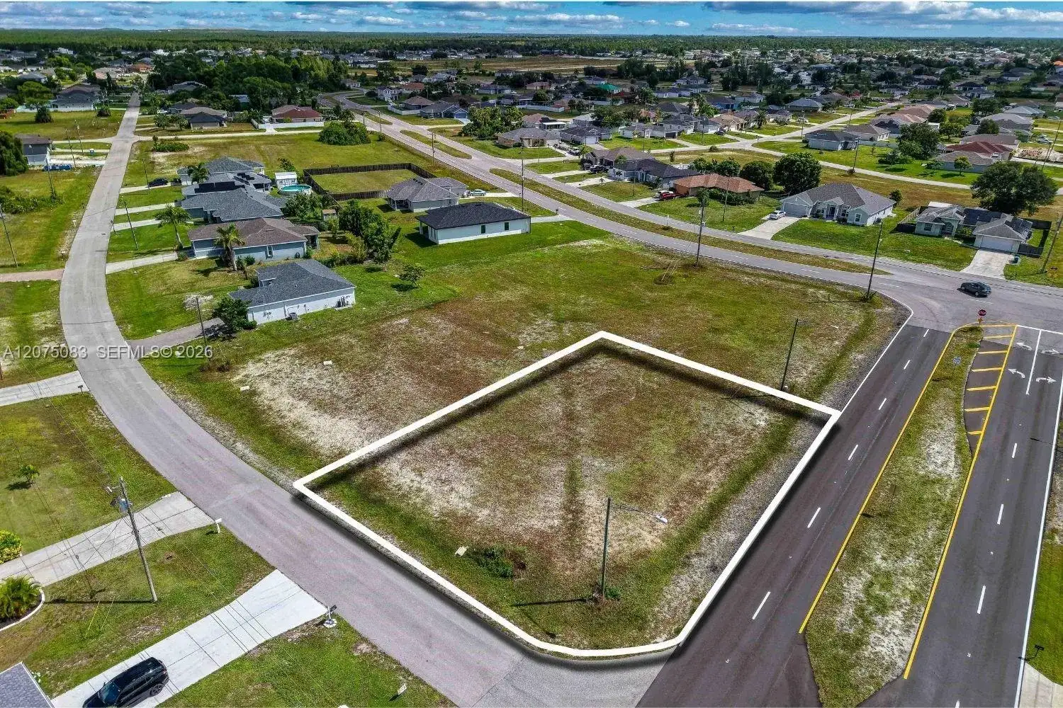 3805 NE 10th Pl, Cape Coral FL 33909 photo 4