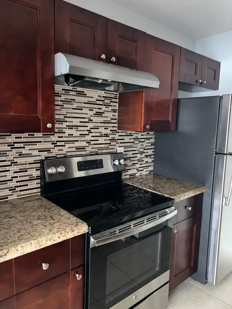 10112 Twin Lakes Dr, Coral Springs FL 33071 photo 2